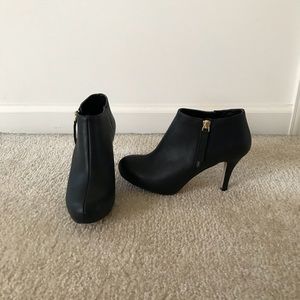 Black skinny heel Madden Girl booties